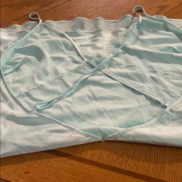 Victoria’s Secret Robe and Night Gown - Picture 2 of 5